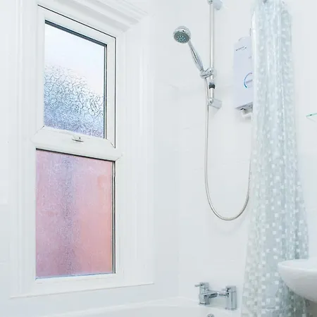 Mycityhaven - 3 Bedroom Shirehampton Flat Near Avonmouth & M4 Appartement Bristol