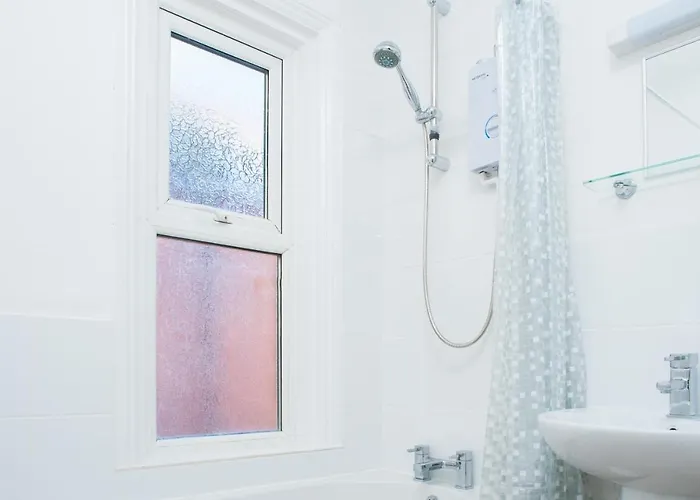 Mycityhaven - 3 Bedroom Shirehampton Flat Near Avonmouth & M4 アパート ブリストル