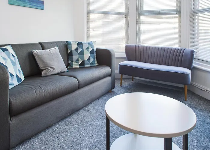 Mycityhaven - 3 Bedroom Shirehampton Flat Near Avonmouth & M4 *