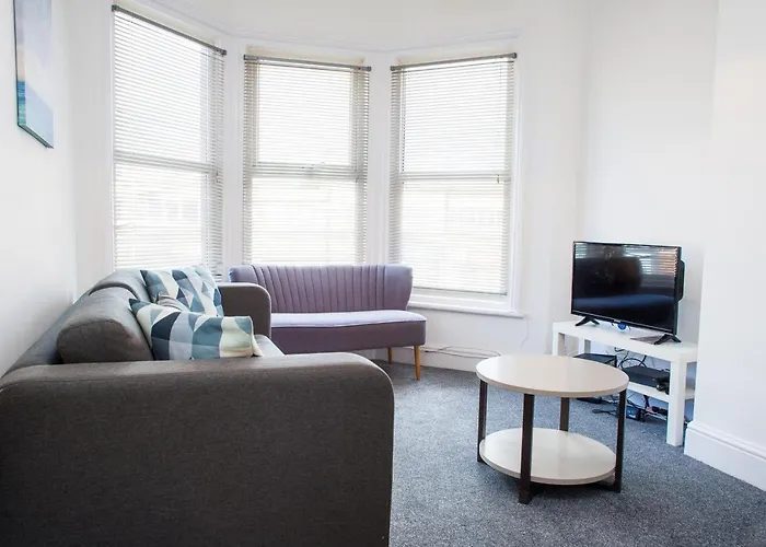 Mycityhaven - 3 Bedroom Shirehampton Flat Near Avonmouth & M4 アパート ブリストル